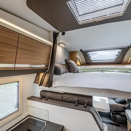 Campiri Base Prague - Motorhomes & Rvs Company Botel *