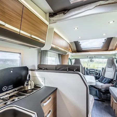 Campiri Base Prague - Motorhomes & Rvs Company Botel